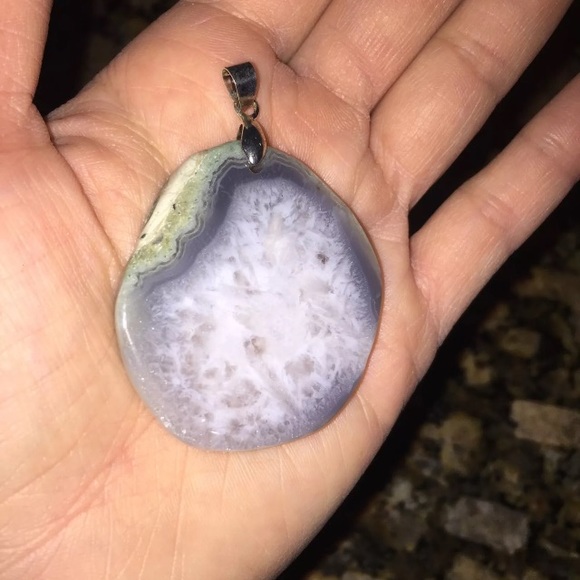 GORGEOUS STATEMENT AGATE GEMSTONE PENDANT, SILVER - Picture 1 of 4